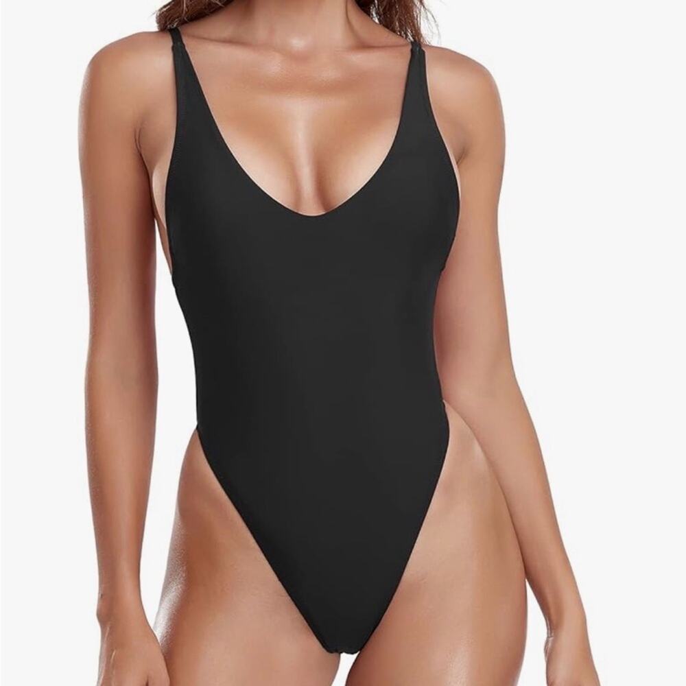 NEW $119 RELLECIGA medium One Piece Thong Swimsuit